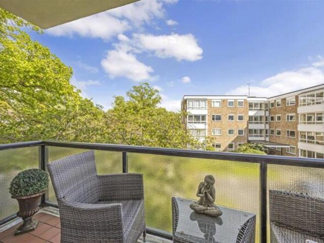 Apartment for sale in Cheltenham, Gloucestershire