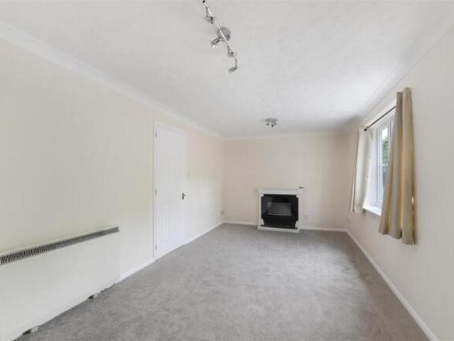 Apartment for sale in Midway, Kent