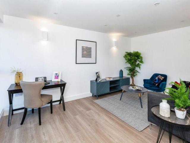 Apartment for sale in Slough