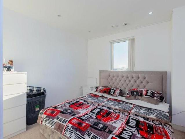 Apartment for sale in Chalvey, Slough