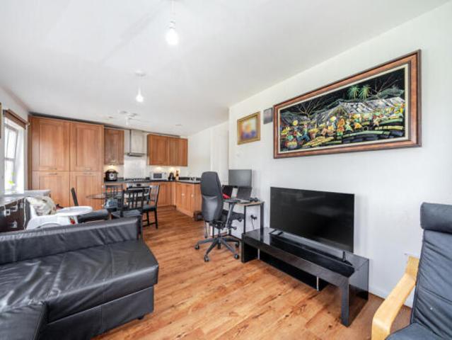 Apartment for sale in Erith, Greater London