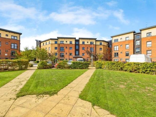 Apartment for sale in Holywell Estate, North Watford