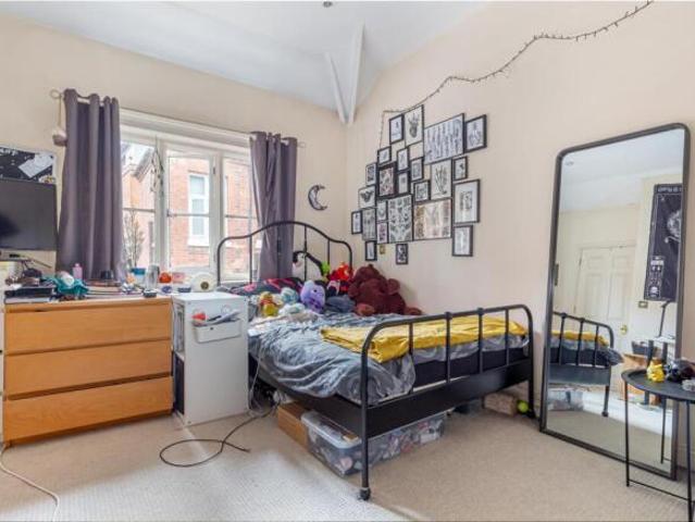 Apartment for sale in South Lane, West Yorkshire