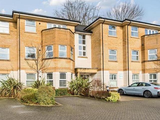 House for sale in Batchworth, Hertfordshire