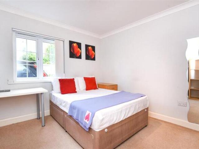 Apartment for sale in Cowley Marsh, The Slade