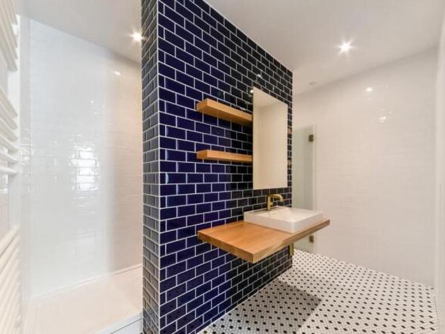 Apartment for sale in Charlesworth, East Midlands