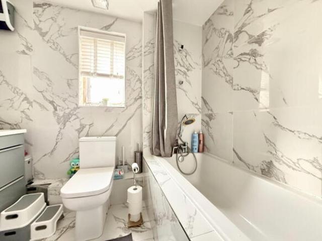 Apartment for sale in Alton Barnes