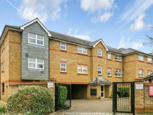 House for sale in Deepcut, Surrey