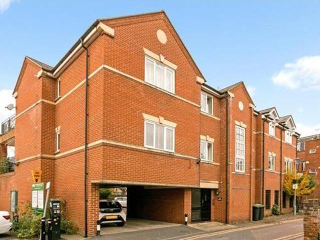 House for sale in Batchworth