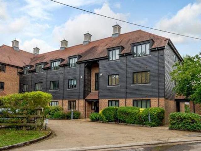 House for sale in Batchworth, Hertfordshire
