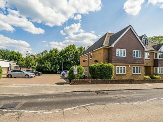 House for sale in Batchworth, Hertfordshire