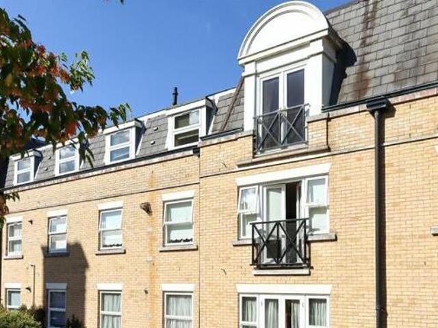 House for sale in Batchworth, Hertfordshire