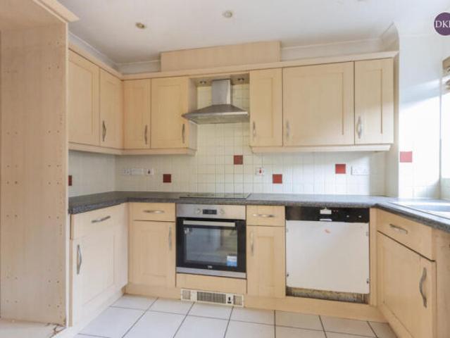 Apartment for sale in Holywell Estate, North Watford