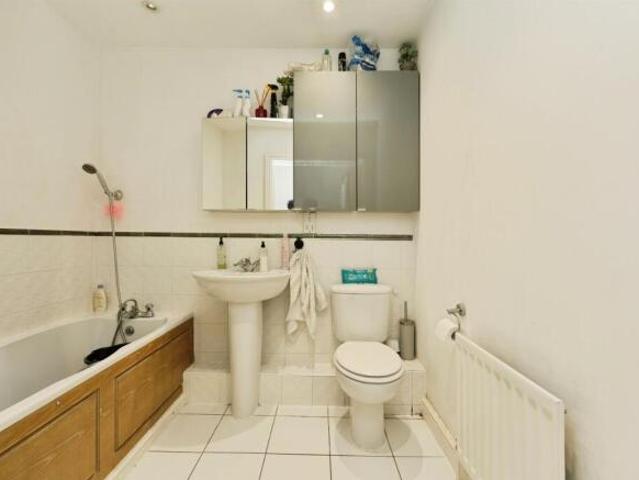 Apartment for sale in Holywell Estate, Watford