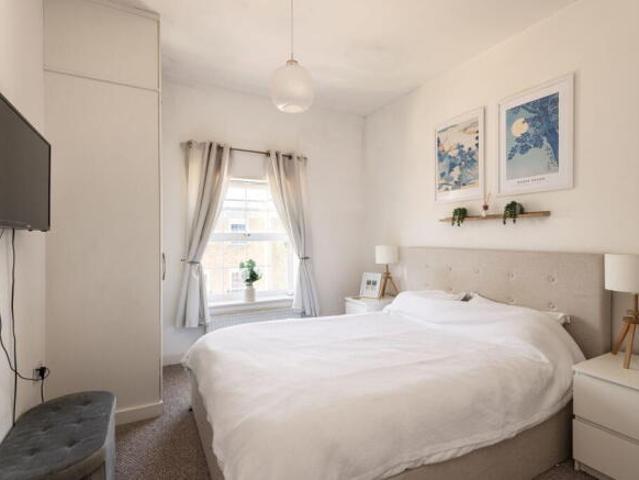 Apartment for sale in Ringlestone, Midway
