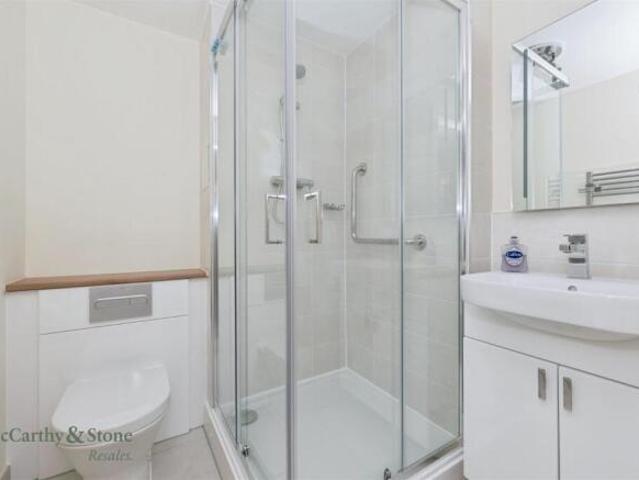 Apartment for sale in Milngavie, Scotland
