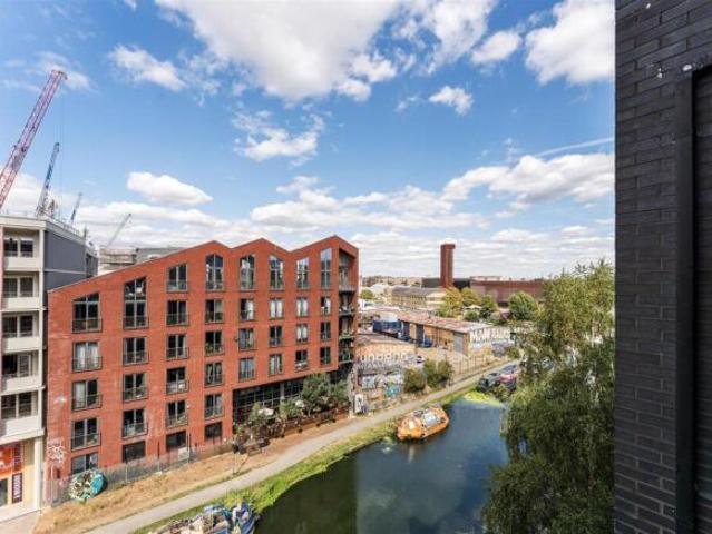 Apartment for sale in South Hackney, Greater London