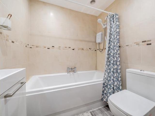 Apartment for sale in The Slade, Oxfordshire