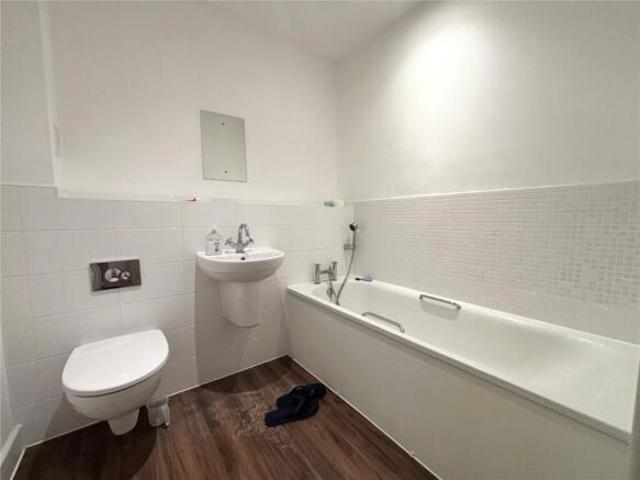 Apartment for sale in Swindon