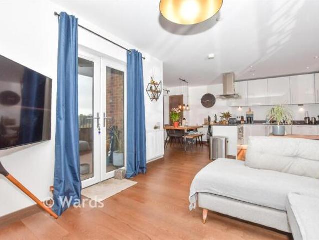 Apartment for sale in Midway, Kent