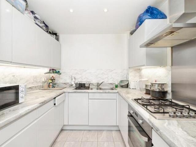 Apartment for sale in North Watford, Hertfordshire