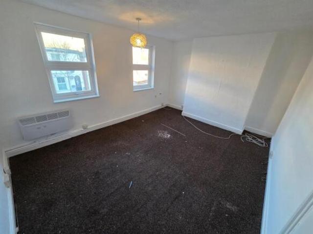 Apartment for sale in Spring Park, Luton
