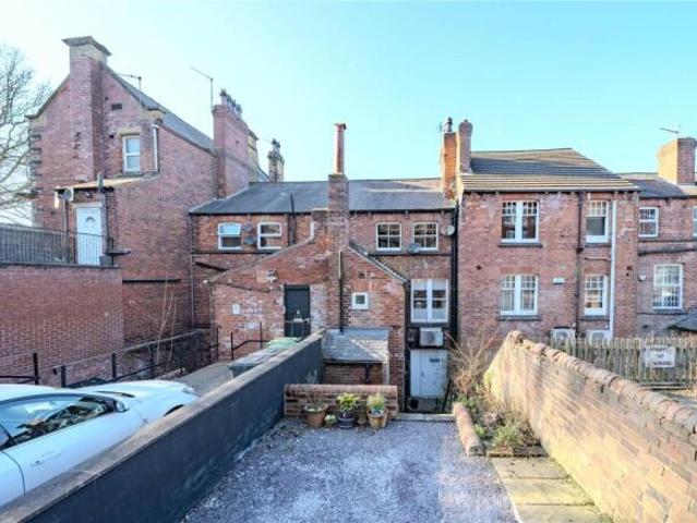 Apartment for sale in Roundhay, West Yorkshire