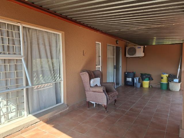 Apartment for sale in Safari Gardens, Rustenburg Local Municipality
