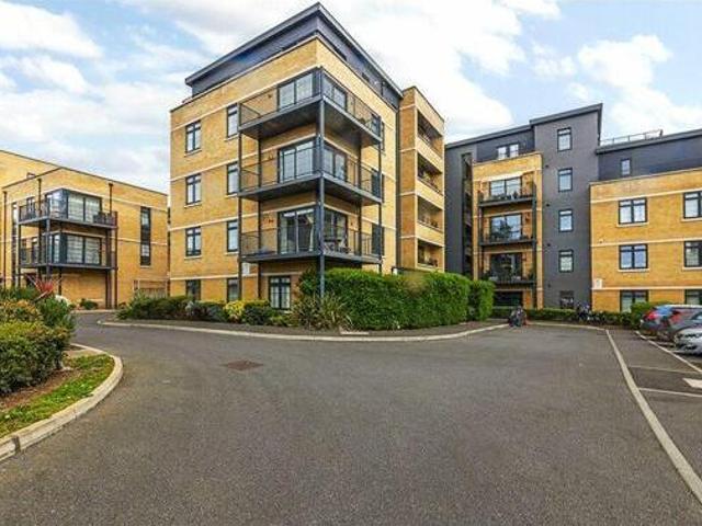 House for sale in Isleworth, Greater London