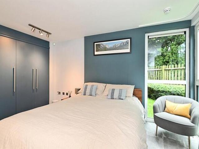 Apartment for sale in Midway, Kent
