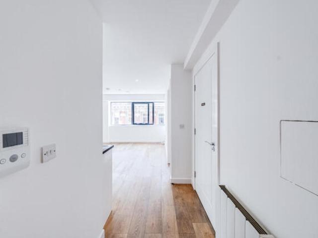 Apartment for sale in Greater London