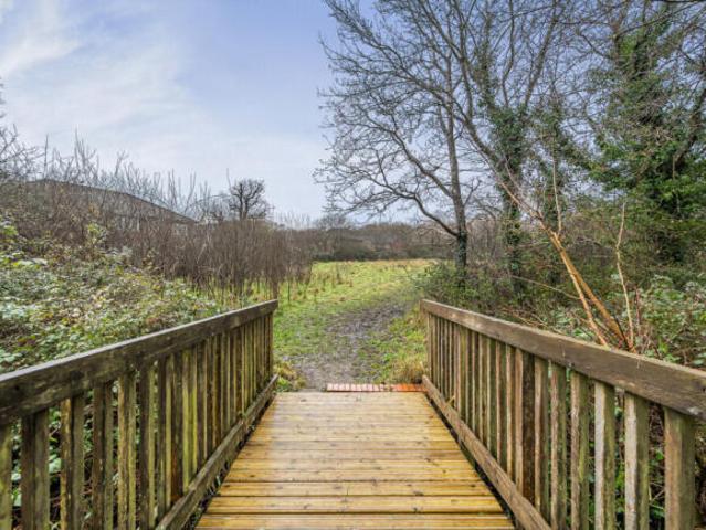 Apartment for sale in Westborough, Surrey
