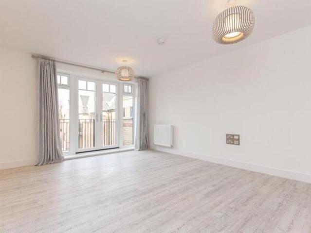 Apartment for sale in London Borough of Newham, Greater London