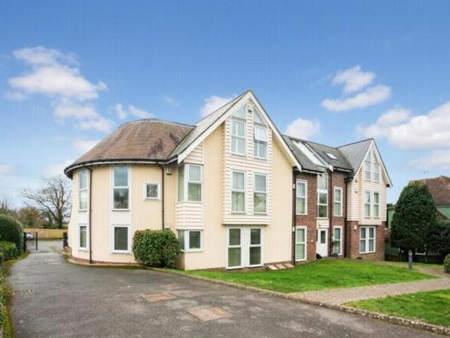 Apartment for sale in Folkestone, Kent