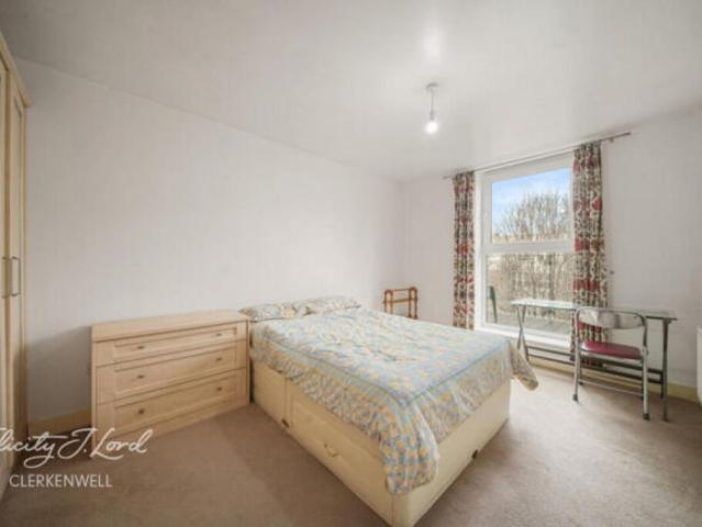 Apartment for sale in Finsbury, Greater London