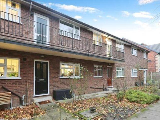 House for sale in Broomfield, South Yorkshire