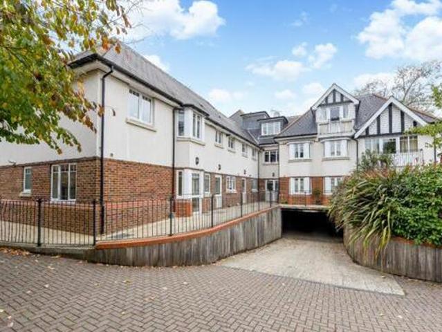 House for sale in Shepperton, Spelthorne