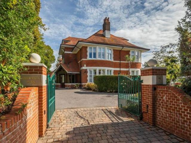 Apartment for sale in West Cliff, Bournemouth