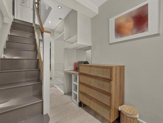 Apartment for sale in East Dulwich, Greater London
