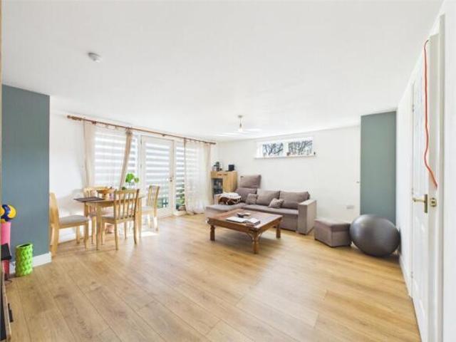Apartment for sale in Benhall, Golden Valley