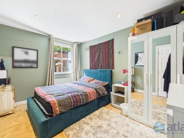 Apartment for sale in Calderstones