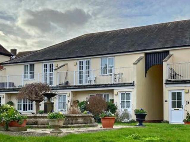 House for sale in Dale Hill, Essex
