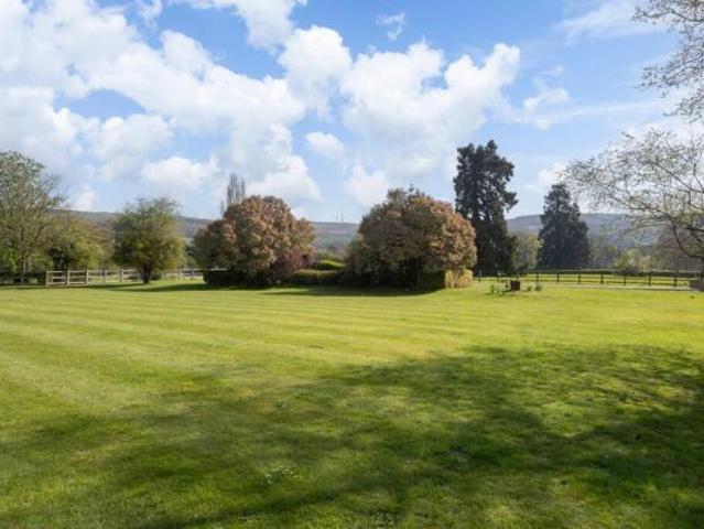 Apartment for sale in Prestbury, Golden Valley