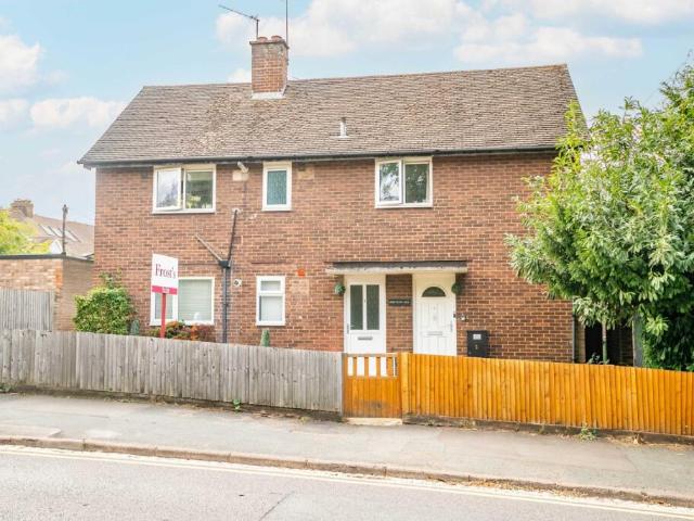Apartment for sale in Five Acres, Hertfordshire