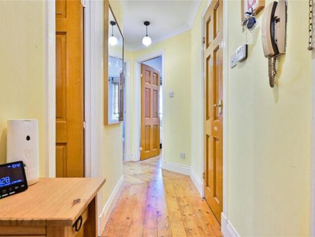 Apartment for sale in Swindon