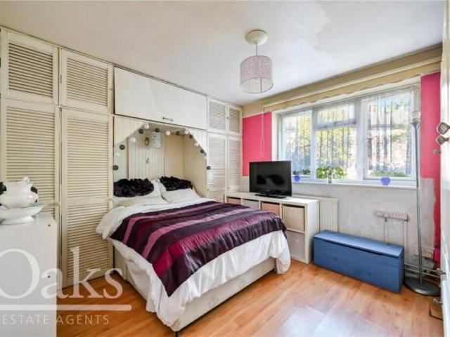 Apartment for sale in London Borough of Lambeth, Greater London