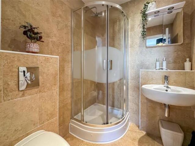 Apartment for sale in Five Acres, Hertfordshire