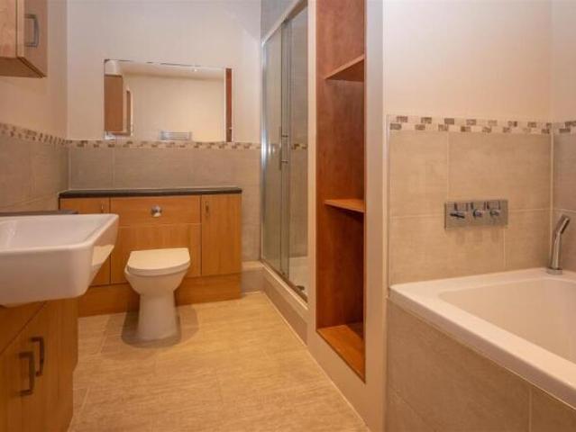Apartment for sale in Warley, Brentwood