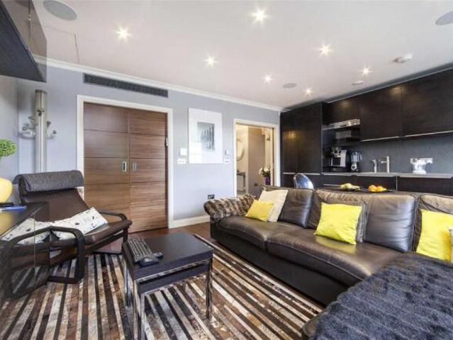 Apartment for sale in Summerseat, Bury