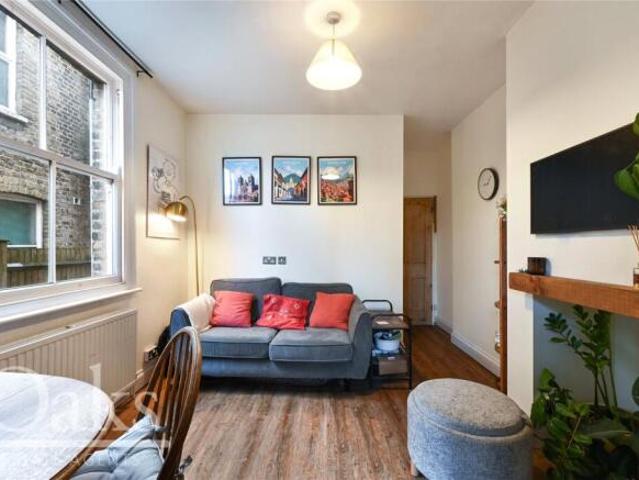 Apartment for sale in West Norwood, Greater London
